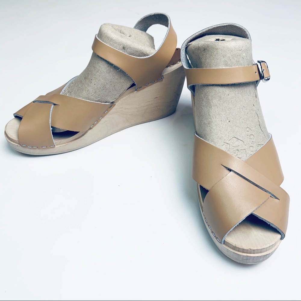 Hanna Andersson Wooden Clog Sandals 9/39